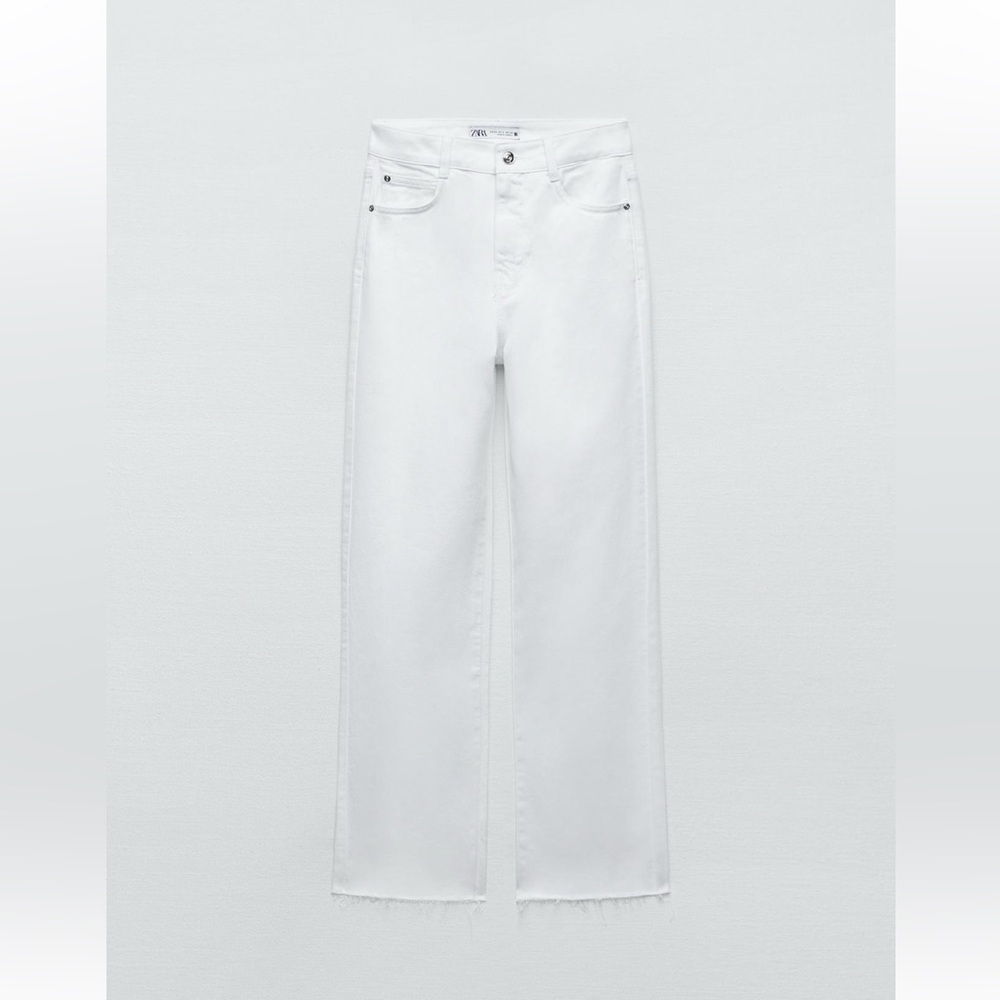 NWT ZARA HIGH RISE Z1975 STRAIGHT LEG JEANS. Size 6US WHITE